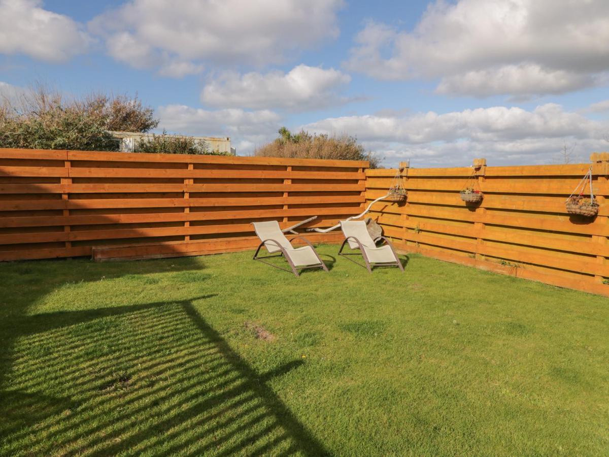 Coed Llai Villa Holyhead Exterior photo
